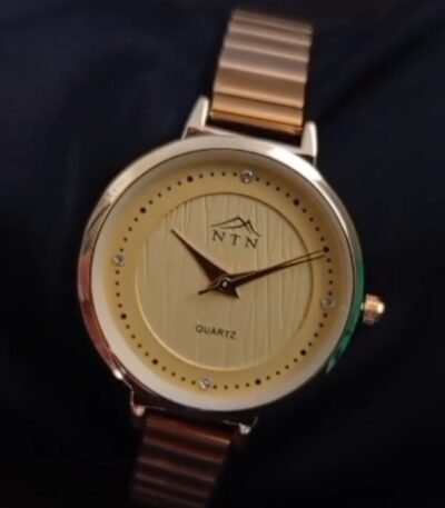 Elegant women's watch with a golden dial and steel strap. Perfect for stylish and professional looks.